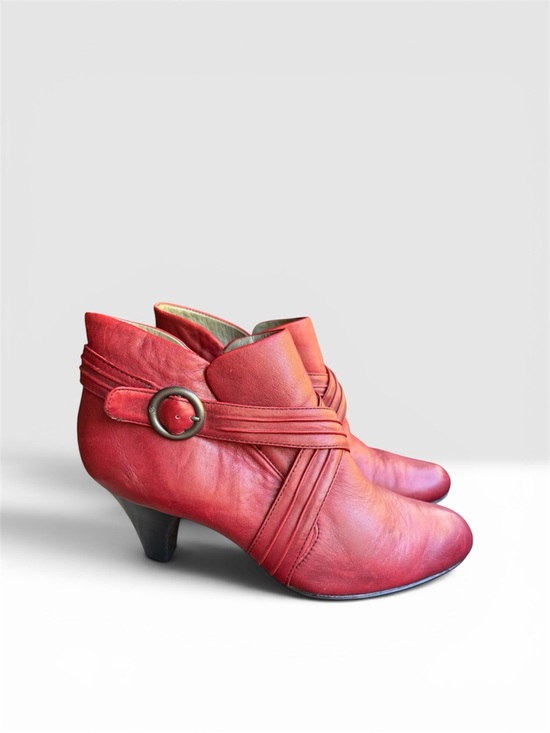 Born Shoes - Born Crown Biddy Crimson Red Leather Ankle Boots Size 11